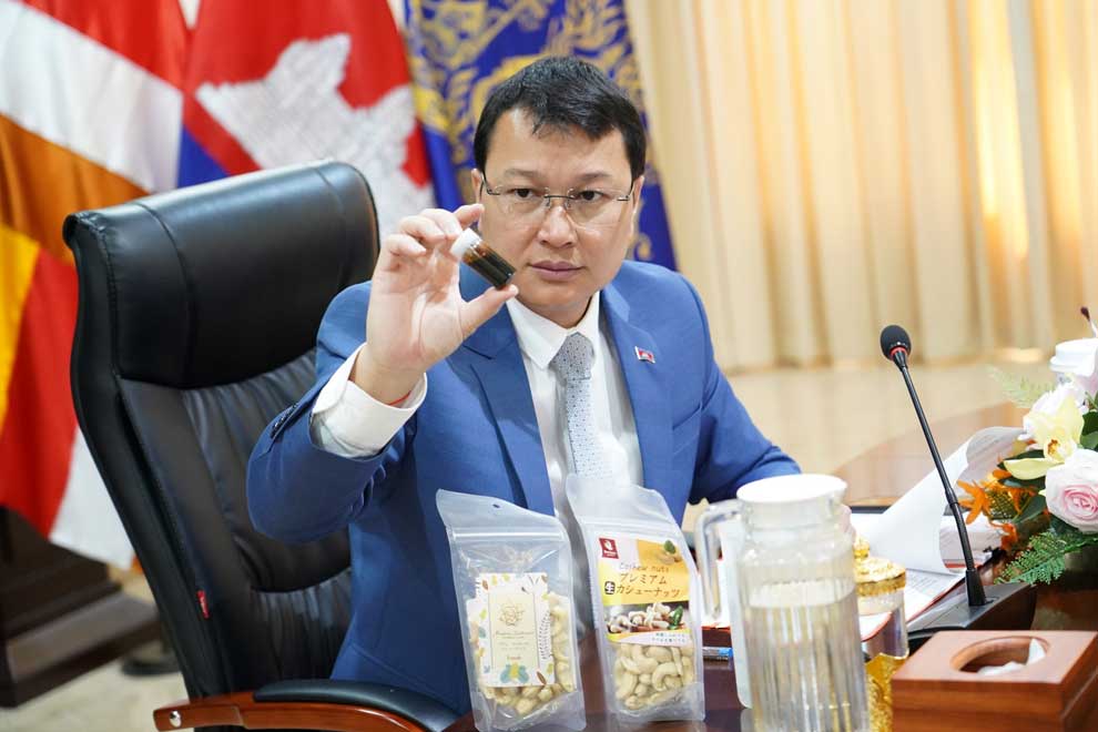 Tina floats cashew nut shell fuel project