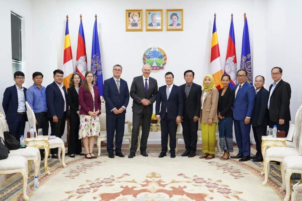 Agriculture minister Tina seeks Czech investment