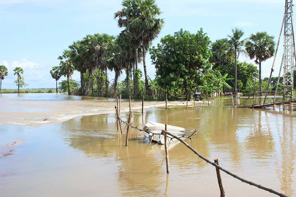 Stung Sen River's water level falling