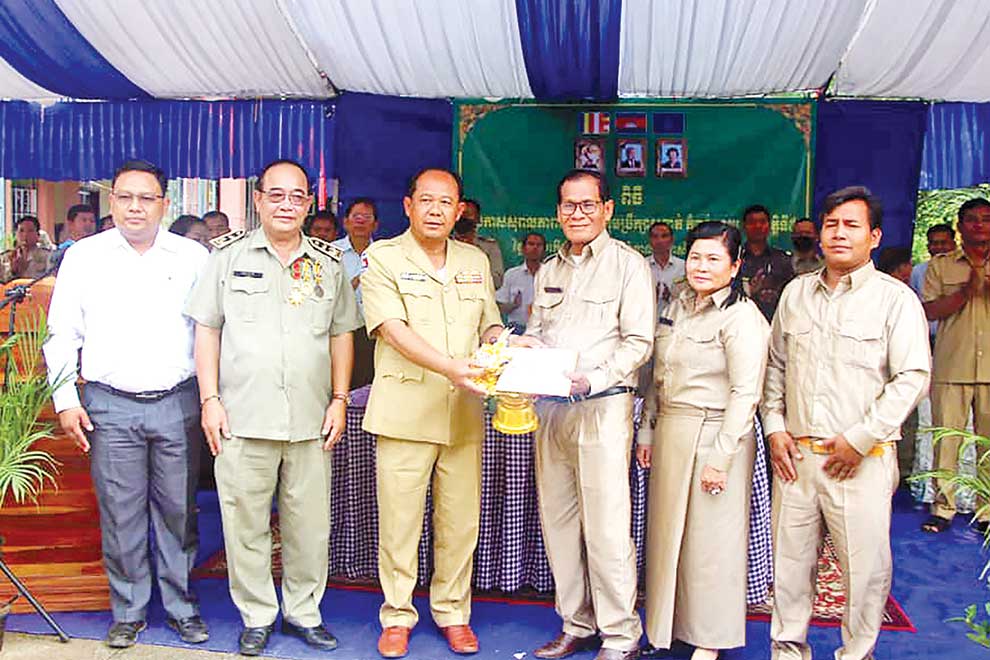 Civil servants elected to councils retain seniority