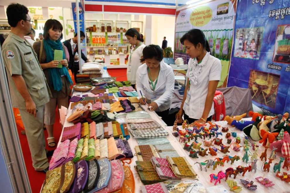 PM touts local products for global markets