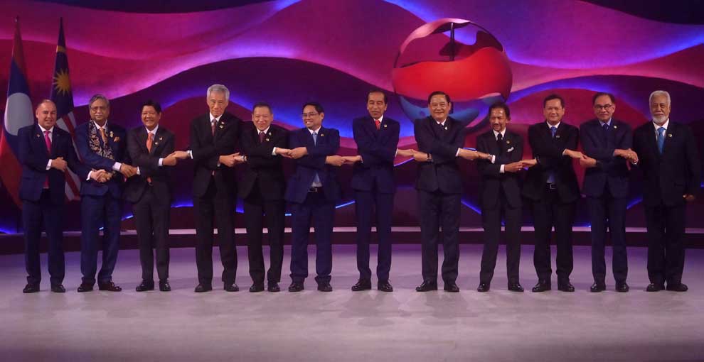 Manet holds bilateral talks with ASEAN counterparts