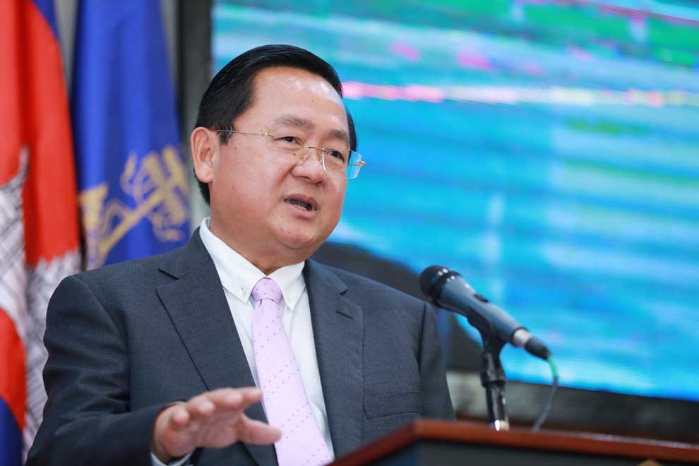 Battambang governor urges end to littering