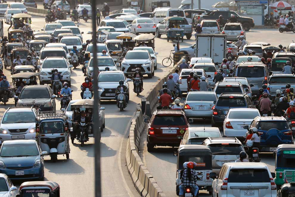 Vehicle imports rise 24% to $1.5B