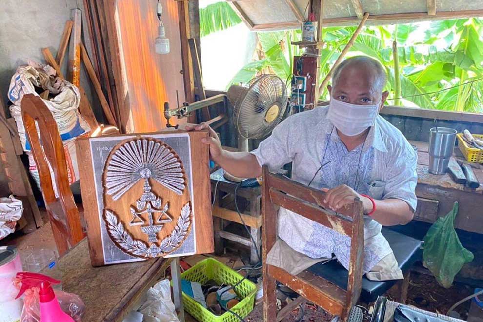 Disabled sculptors join work-at-home Covid-19 trend