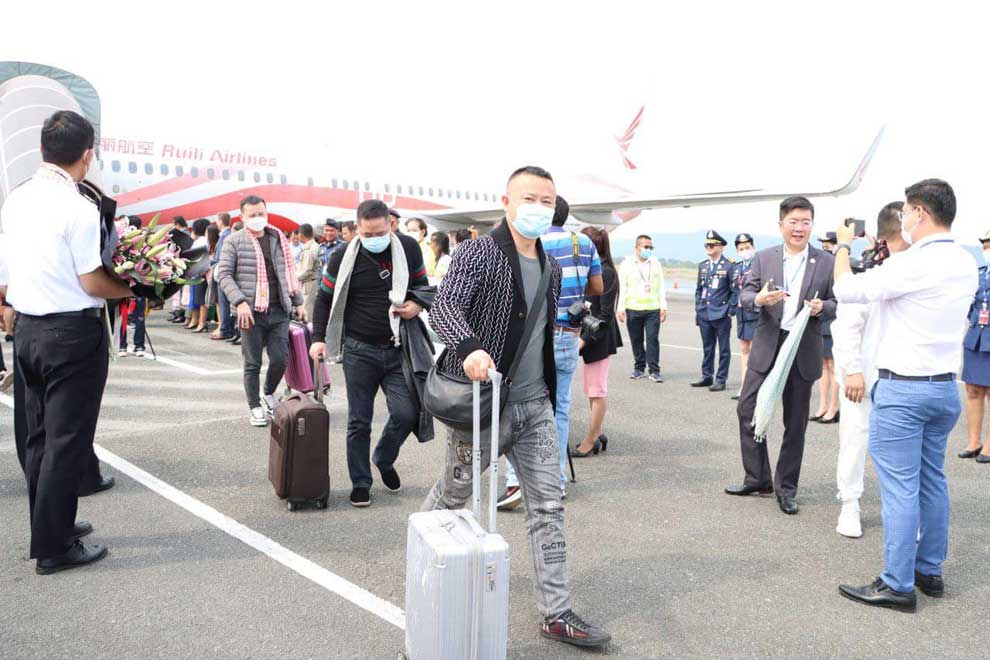 China-S'ville flights return seen as sign of travel pick-up