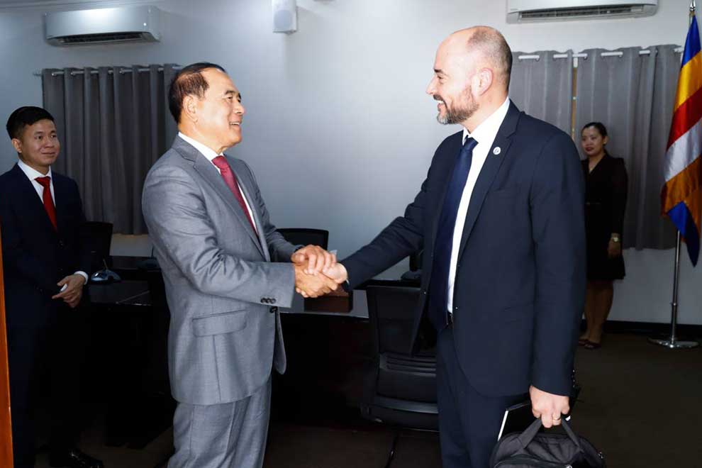 Cambodia to host int'l mine victim conference