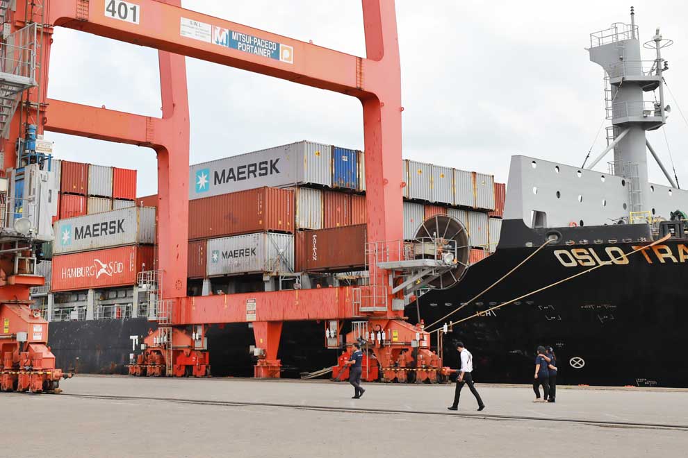 South Korean trade down