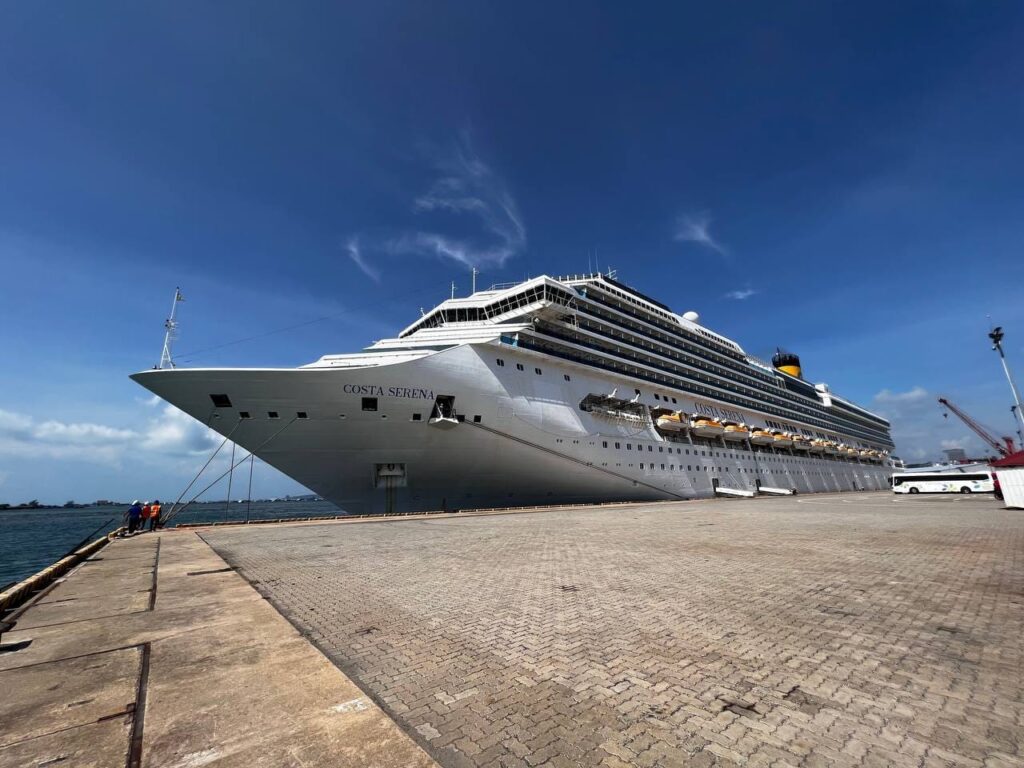 Cruise liner Costa Serena pays visit to Sihanoukville