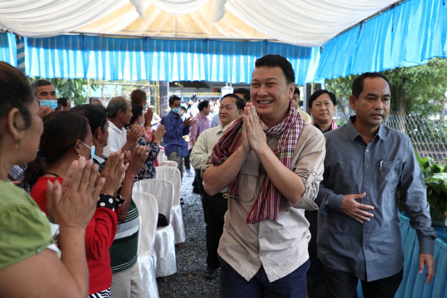 Dith Tina visits farmers in Preah Sihanouk province