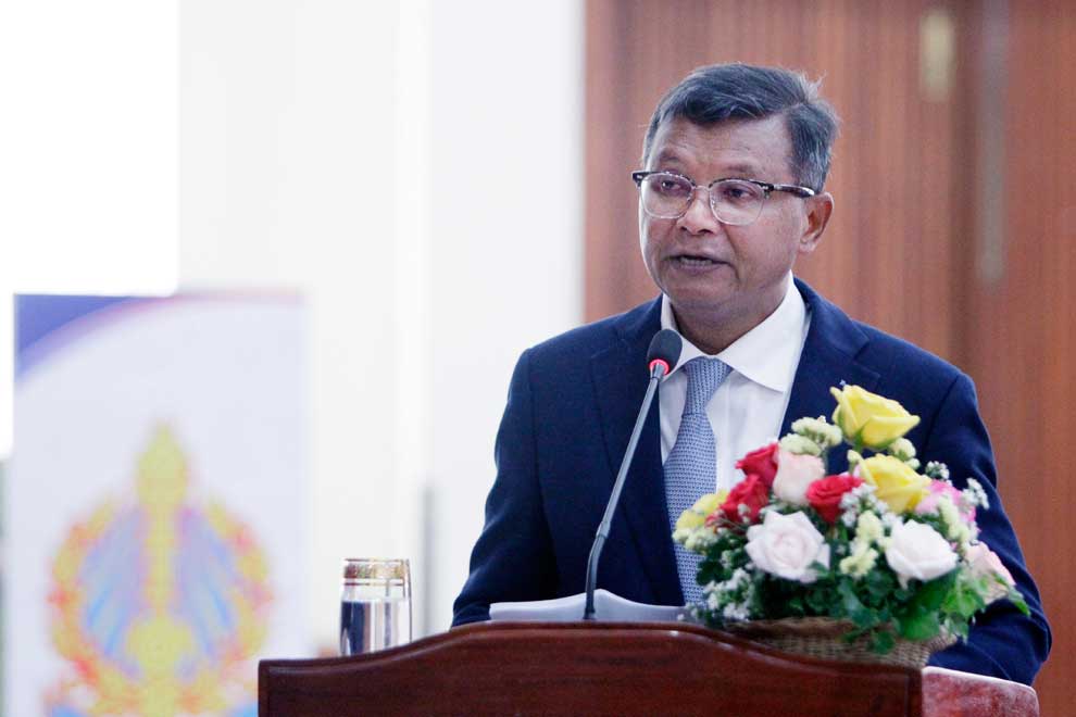 Minister lauds prior decade's sports success