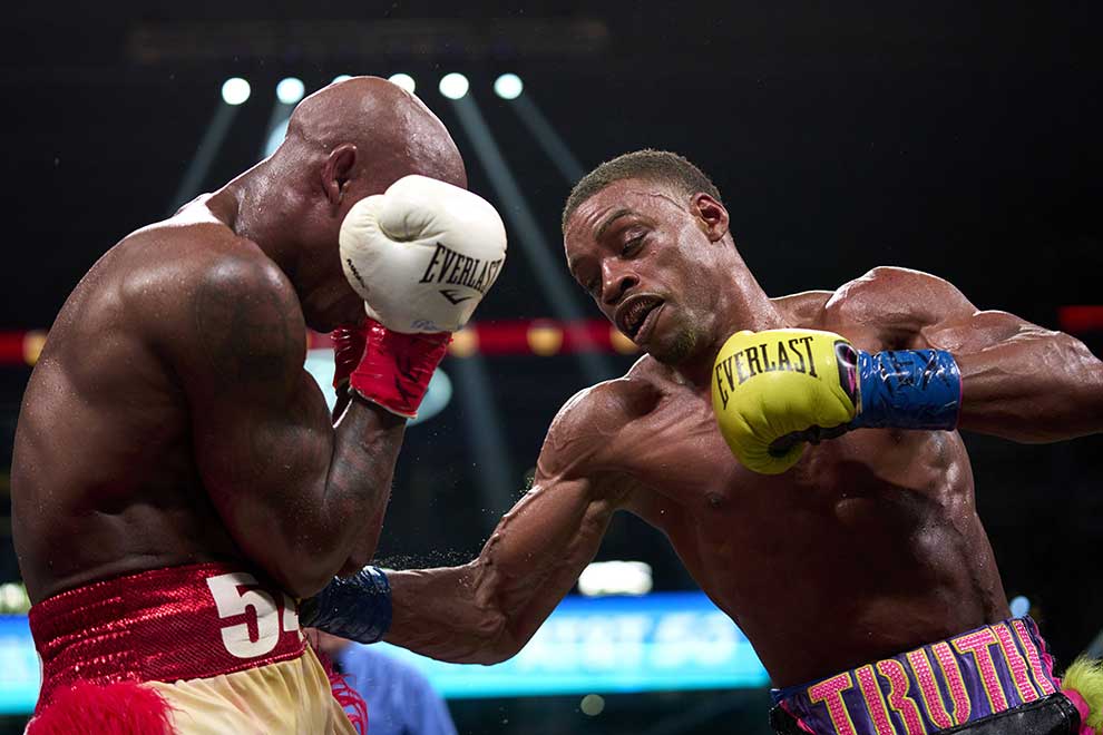 Spence stops Ugas to seize third welterweight belt