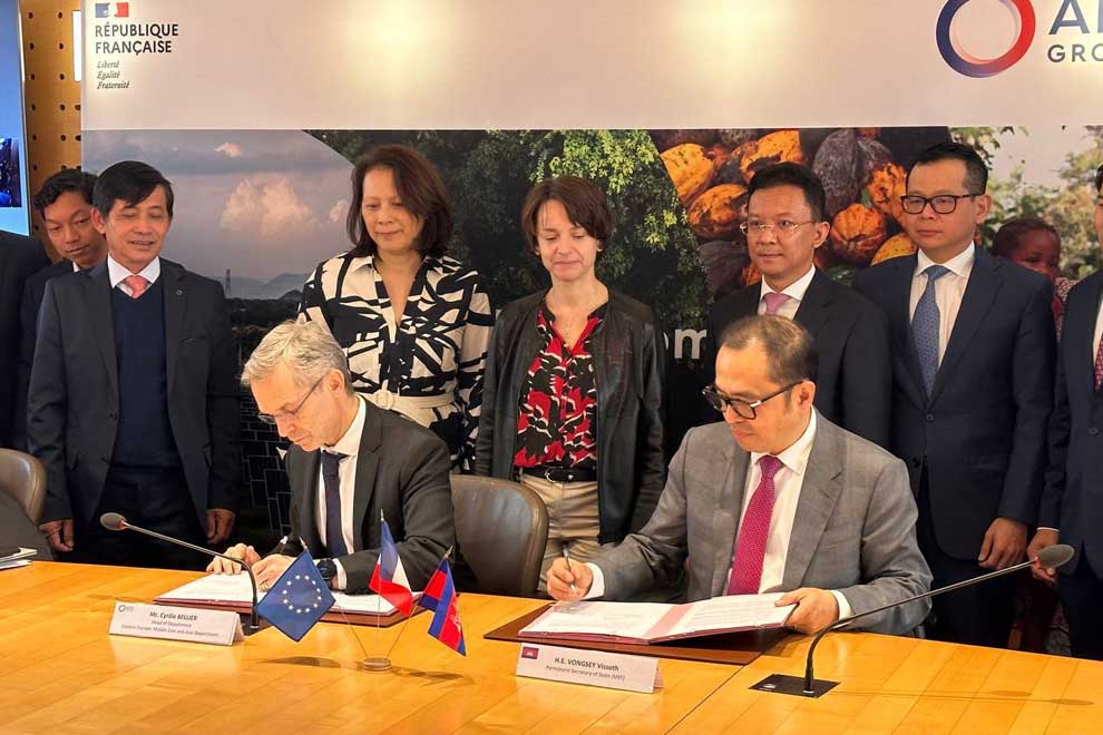 French pledge $435M in eco project support