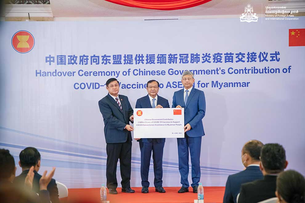 Sokhonn delivers jabs to Myanmar