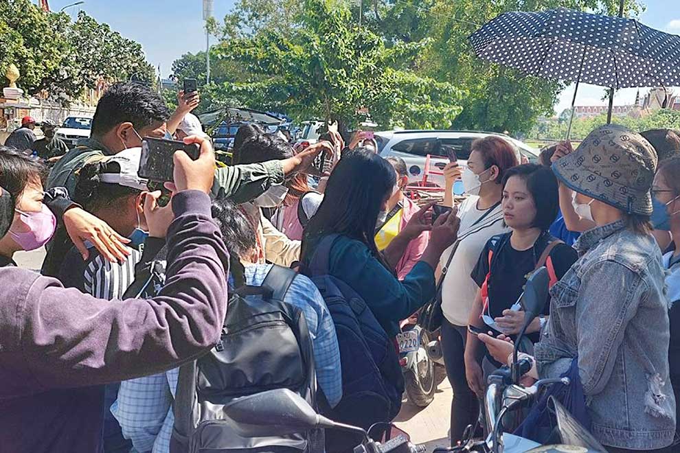 NagaWorld strikers ask PM to intercede