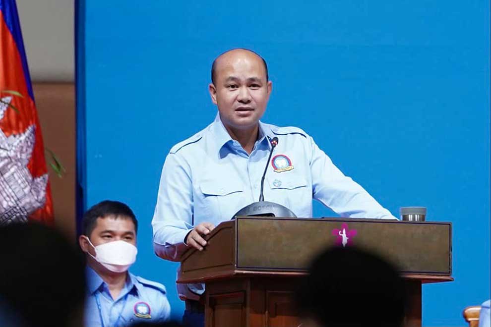 Many: Show strength to foreigners