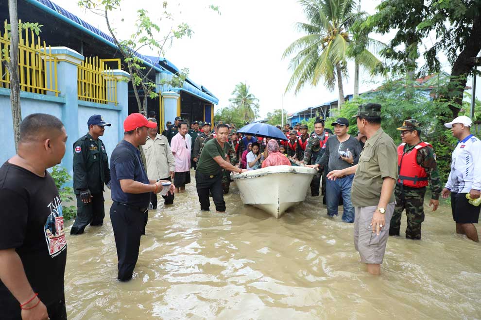 Flood relief efforts continue in Kampong Speu province