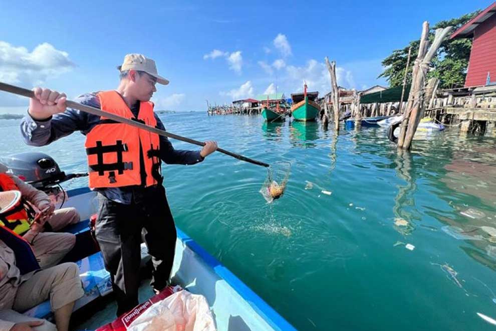 Koh Sdach's rubbish campaign aiming for big sea-coast clean-up