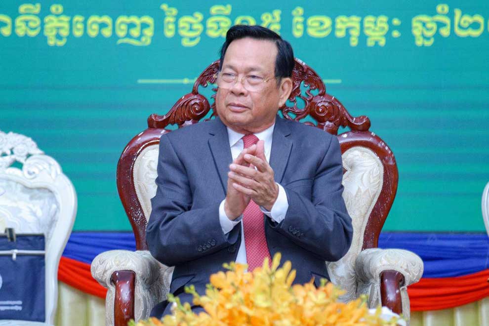 Minister: Do more to solve labour rows