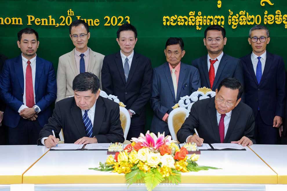 Ministry ink deal with Singapore academy for Cambodia's youth