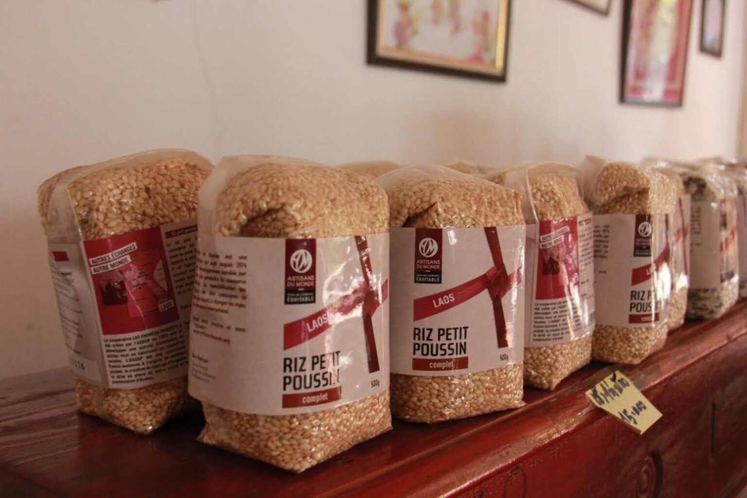 Laos registers trade surplus of $100 million in March