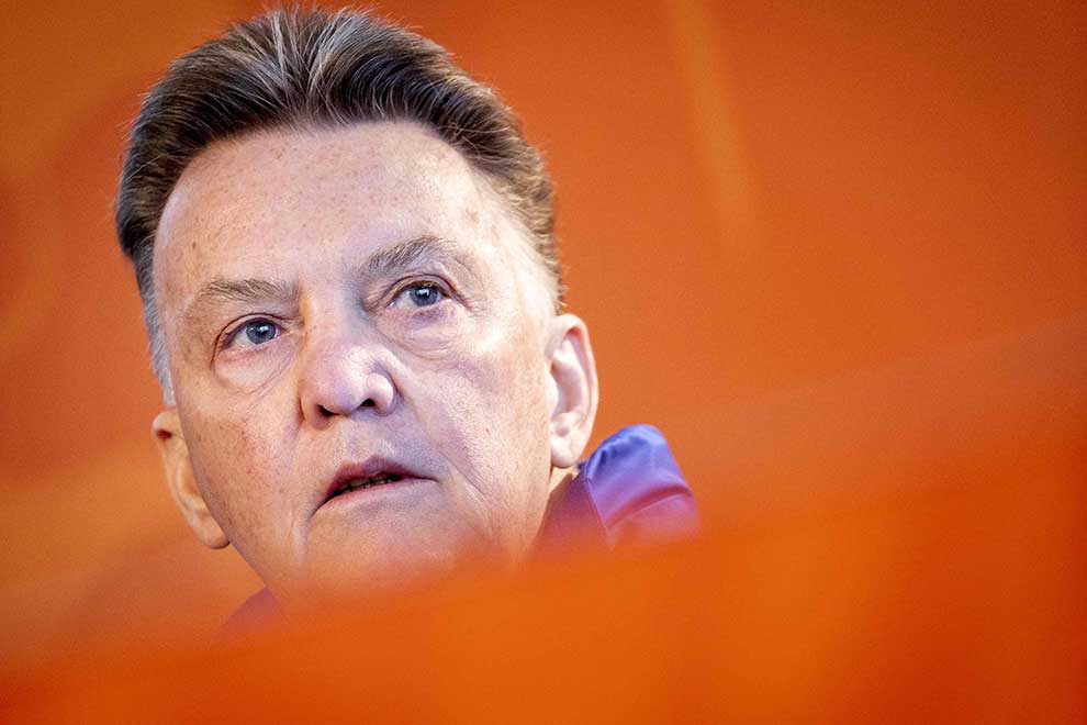 Netherlands coach Louis van Gaal being treated for prostate cancer
