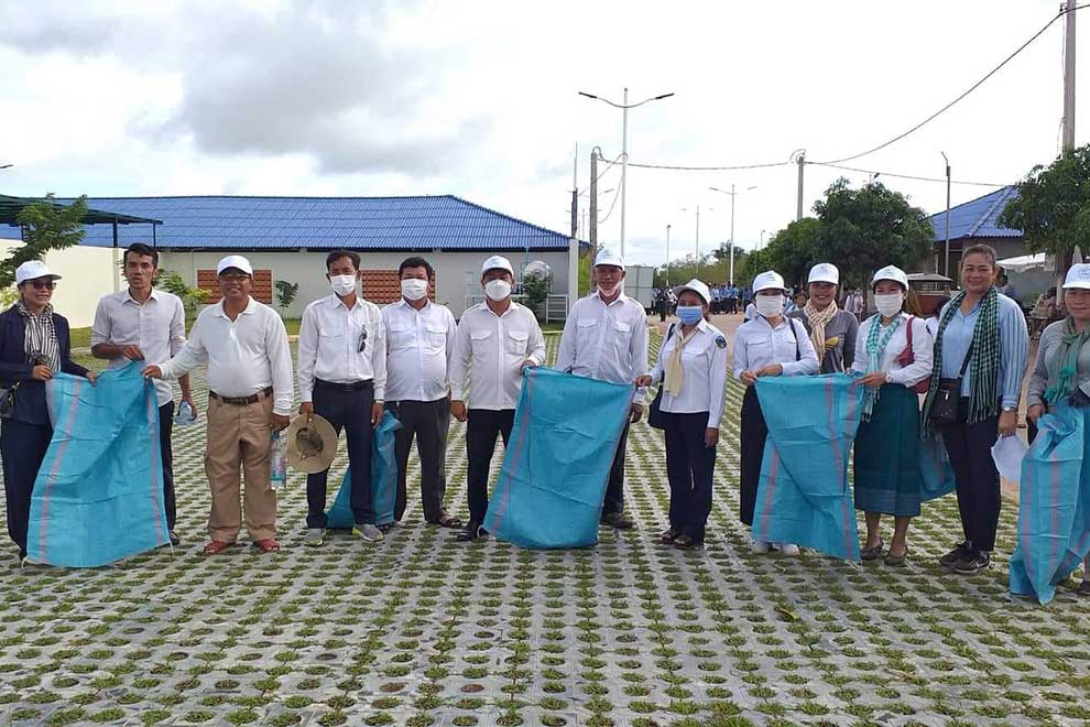 Plastic clean-up efforts continue in Chong Kneas