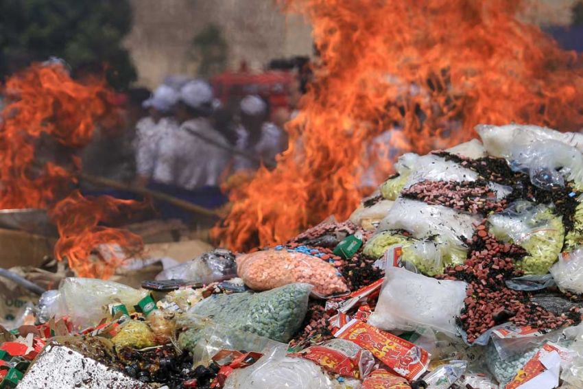 PM calls for concerted battle against drugs