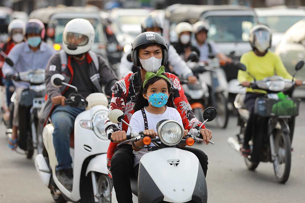 PM mulls lifting of mask mandates