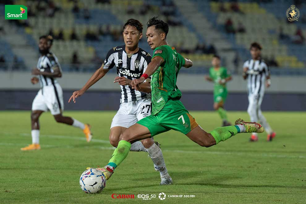 Crown tour showcasing Kingdom's football depth