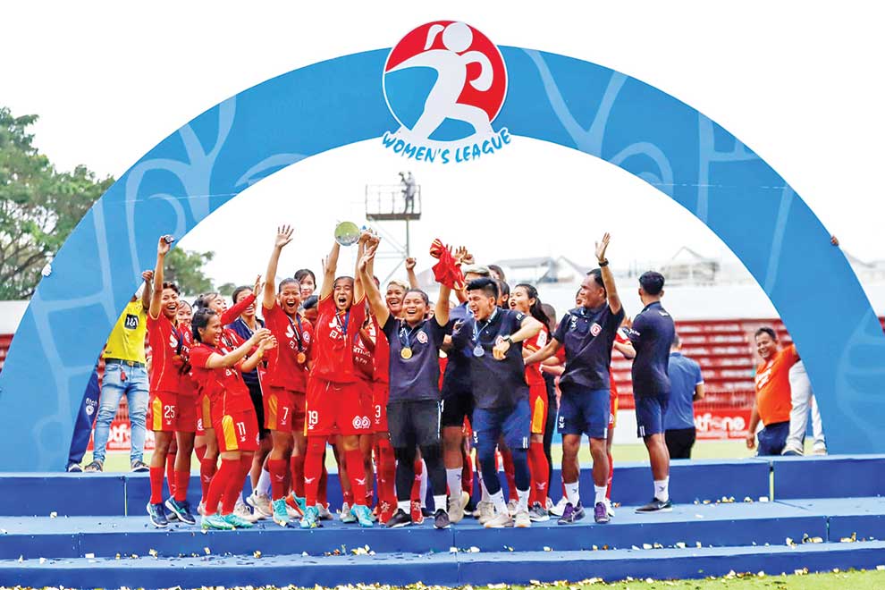 Crown Women seal league title with 13-0 whitewash