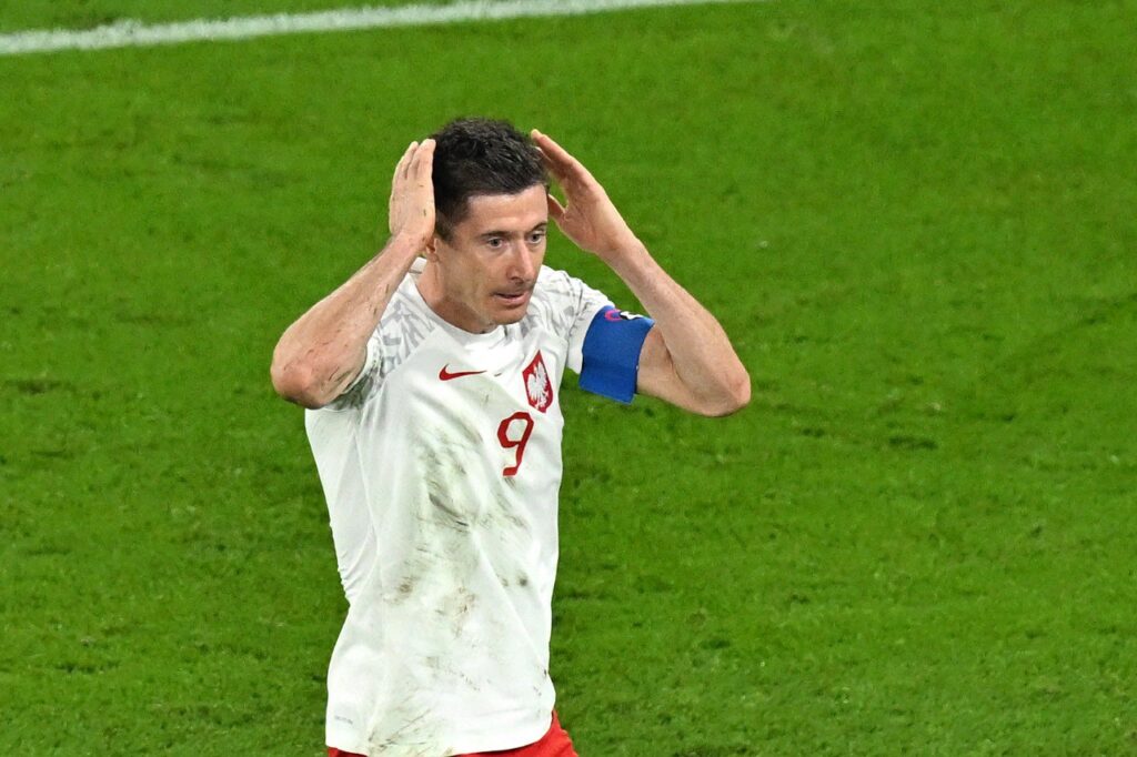 Poland's 'emotional' Lewandowski misses penalty in Mexico stalemate