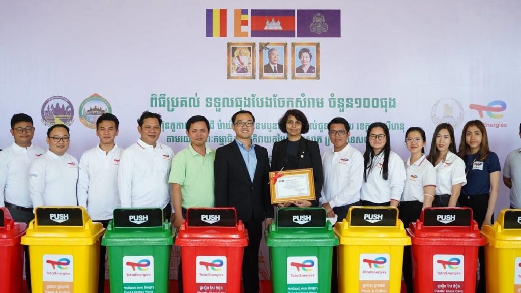 Thousands of volunteers cleaning up Sihanoukville prior to Sea Festival