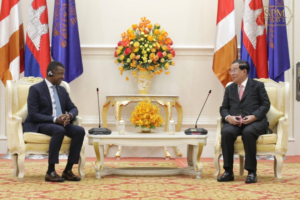 Hun Sen welcomes improved relations with Dominica