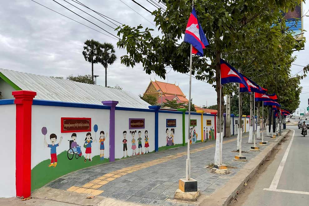 School helping autistic kids