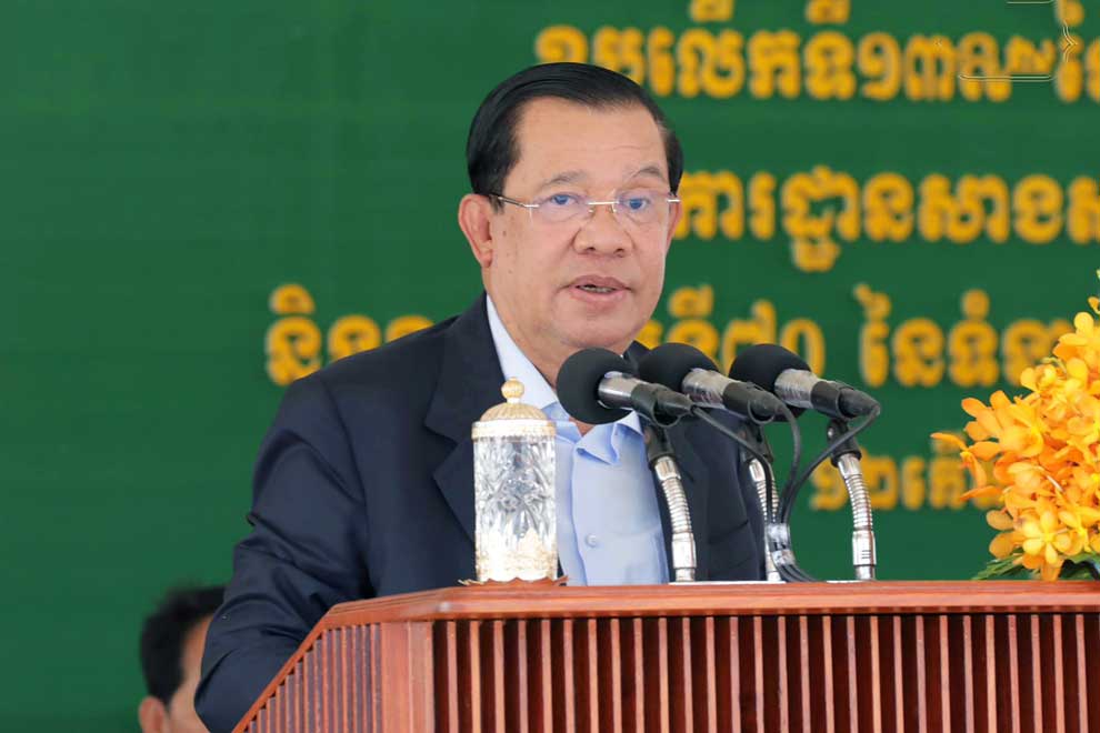 PM warns 'extremists who threaten' election process