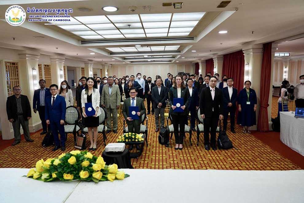 Three firms join green-bond support plan