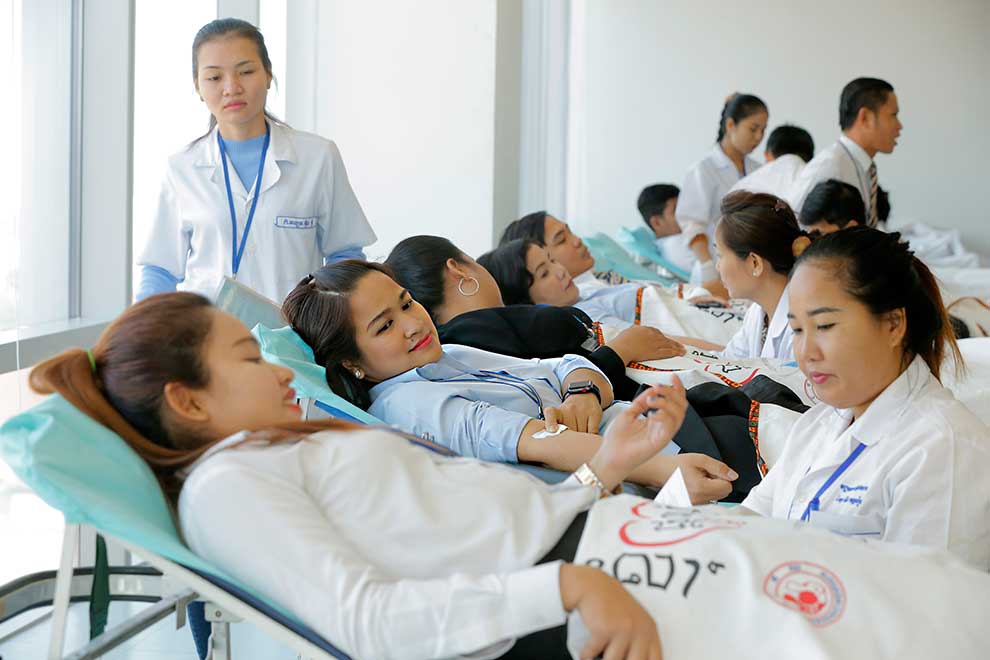 Public blood donations falling short