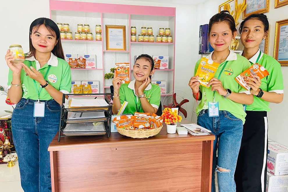 Ex-migrants' juice makes a splash