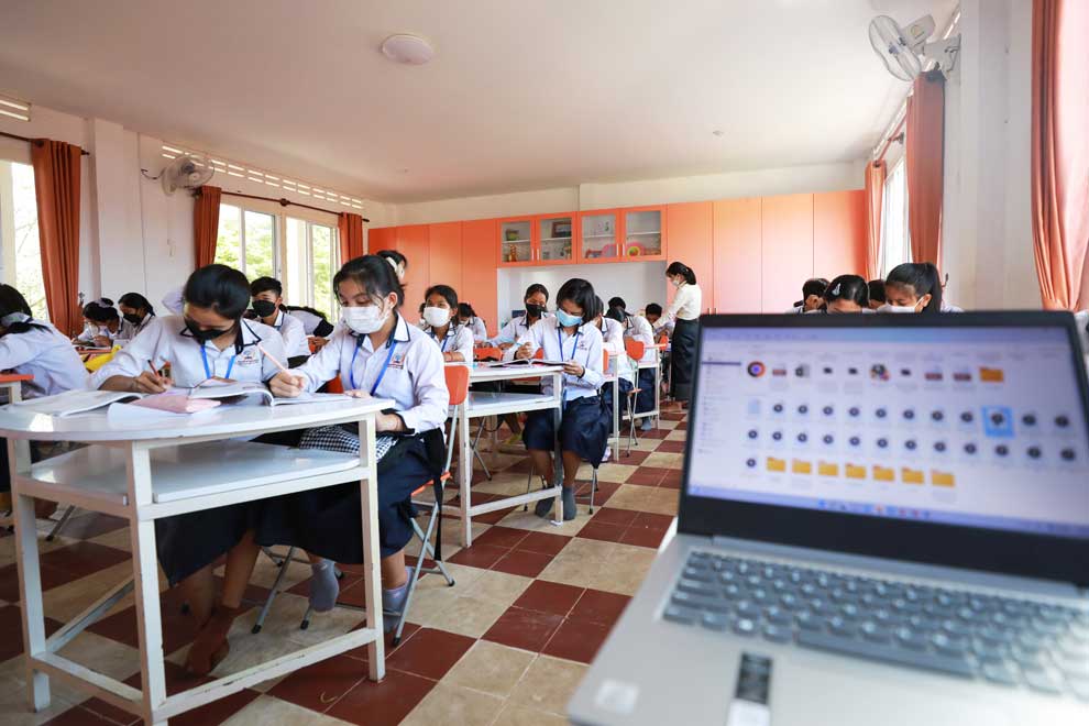 Minister: Tech centres in high schools on way