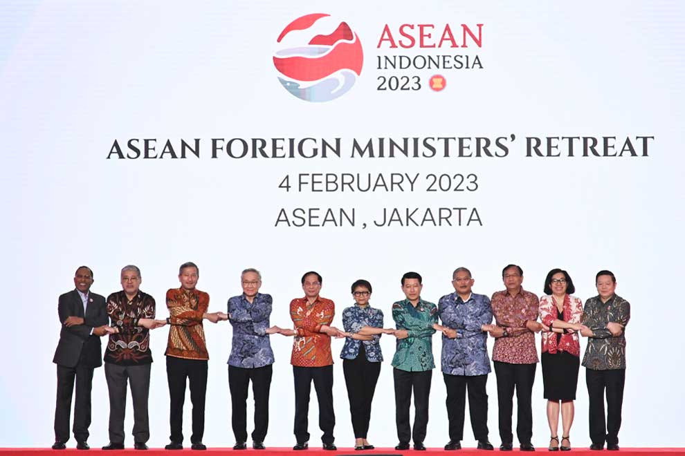 ASEAN FMs talk Myanmar