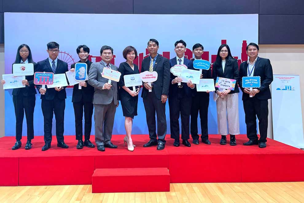 Singapore sponsors six students