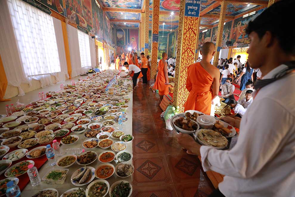 PM calls for improved traffic flow over Pchum Ben festival
