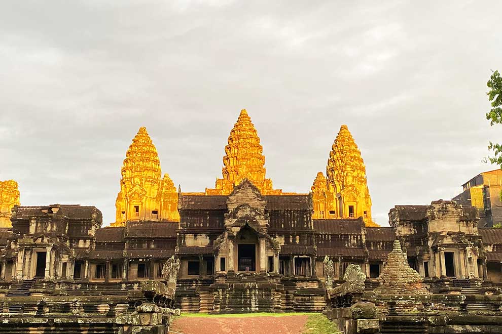 'Golden' Angkor Wat likely due to natural phenomenon: ANA