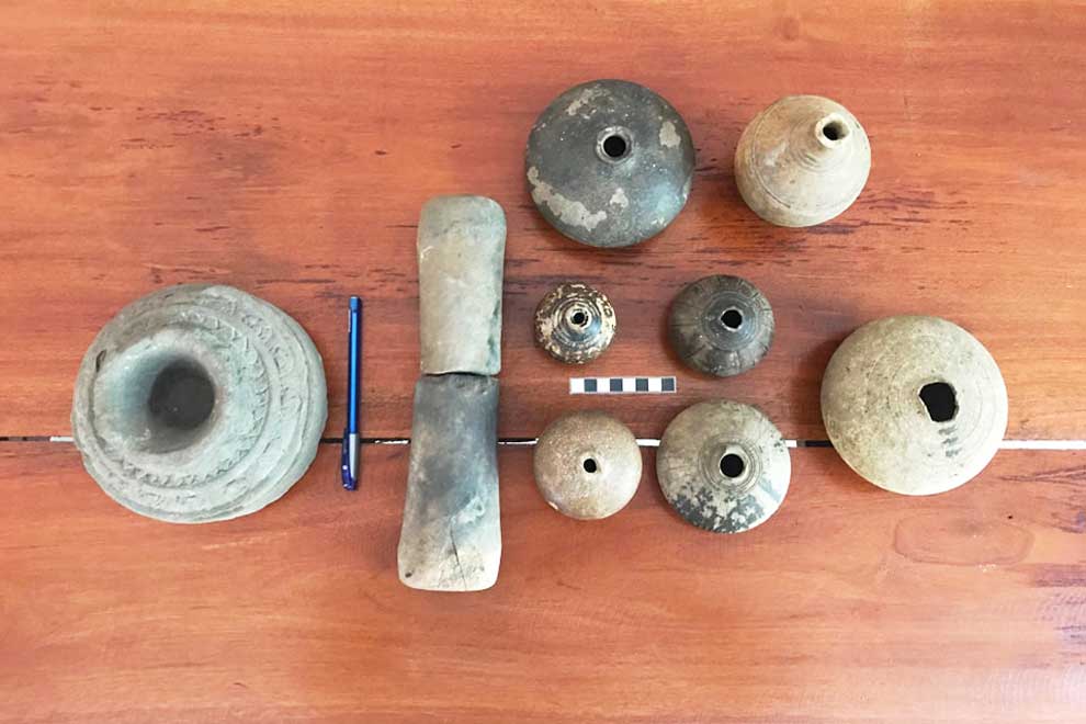 Preah Vihear farmer discovers artefacts while plowing land