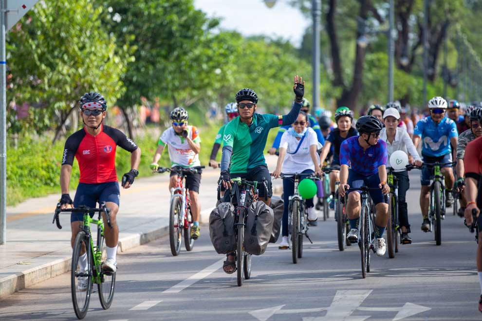 Young cyclist pedals past $50K goal