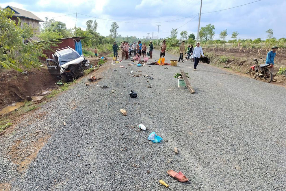 Five killed in head-on tractor collision