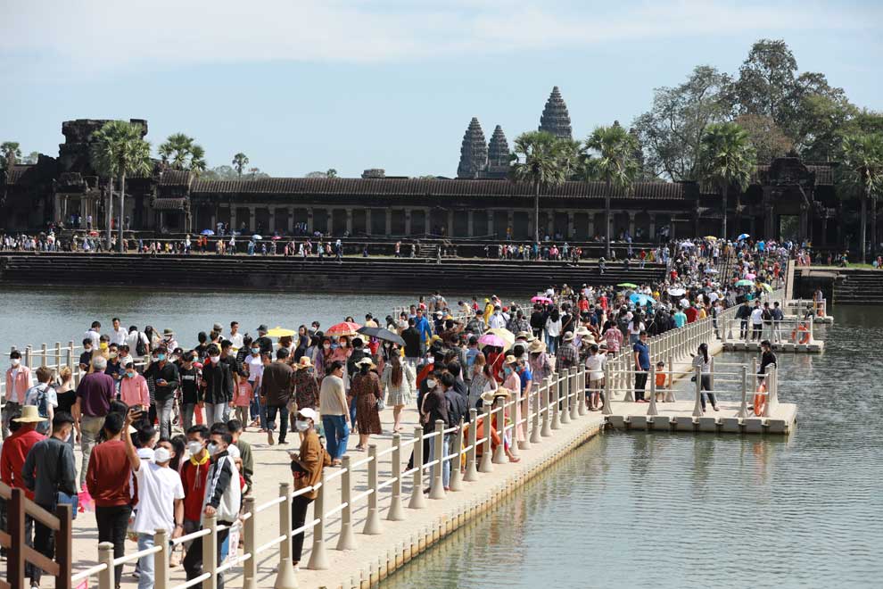 Visiting neighbours up seven-fold