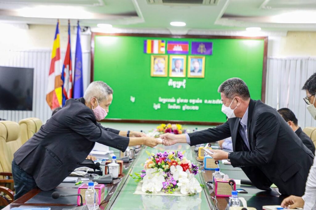 UN special rapporteur visits Preah Sihnouk province