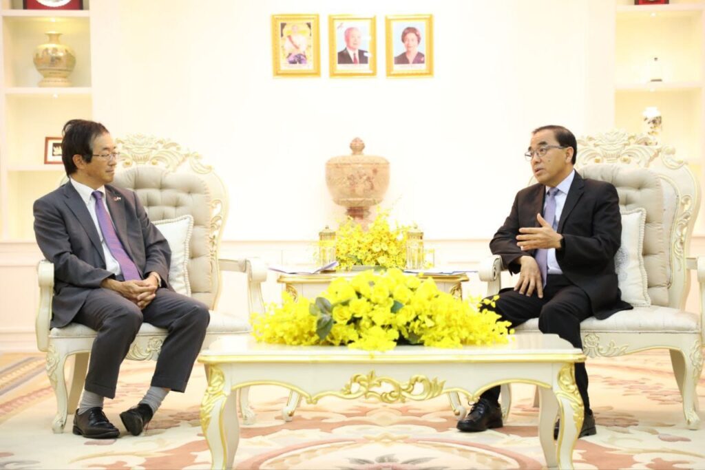 Senior Japanese official to go into food processing